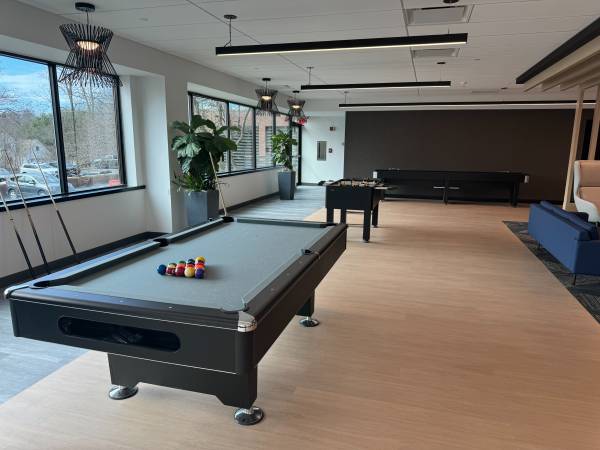 $186 🌟 Co-Working Dedicated Desk – 1 Month FREE (Regus) 🌟 (Middleton)63839295419777122