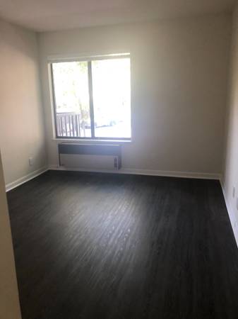 $1,600 / 1br - Looking for a housemate in Menlo Park, close to Palo Alto & Stanford (menlo park)63964933190274121