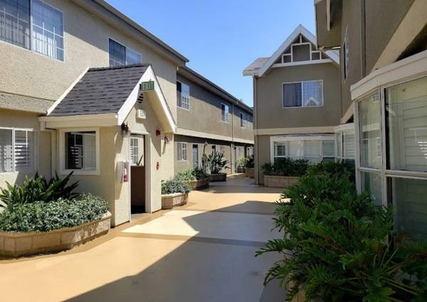 $1,650 / 2br - UCLA roommate for a 1b1b room! (Prefer grad studrbt (Los Angeles)63701148445315120