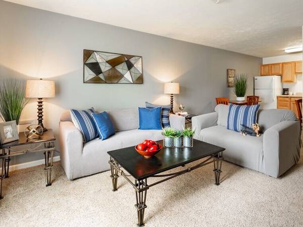 $964 / 2br - 830ft2 - 🏡 Perfecto para Familias Pequeñas o Compañeros de Cuarto – 2H Cerca de Todo (2609 Bow Court, South Bend, IN)63666014507267123