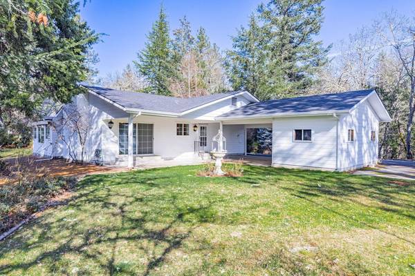 $734,900 / 3035ft2 - Heaven on Elk Lane! (Grants Pass)64318773809155120