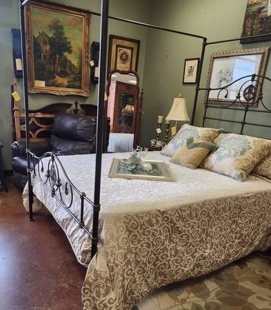 Gabrielle Design Queen Bronze Canopy Bed-NOW - $799 (3221 Hwy 52W, Suite D, Pelham, AL)63440260669059123