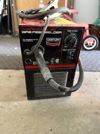 Heavy duty century welder. Gas/ Flux core 1