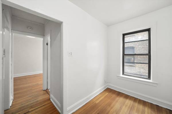 $1,195 Large Studio Apt in Central Logan Square! (NO MOVE-IN FEE!) (Logan Square)63898858898050120