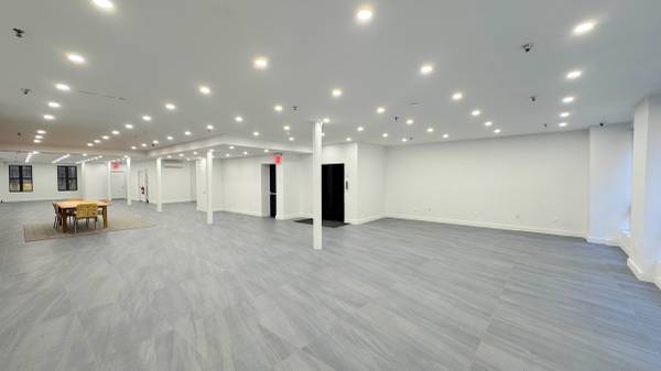 $10,500 / 4500ft2 - $28/ft, Stone Tiles, Split A/Cs, Full Floor (Midtown)63661204852737124