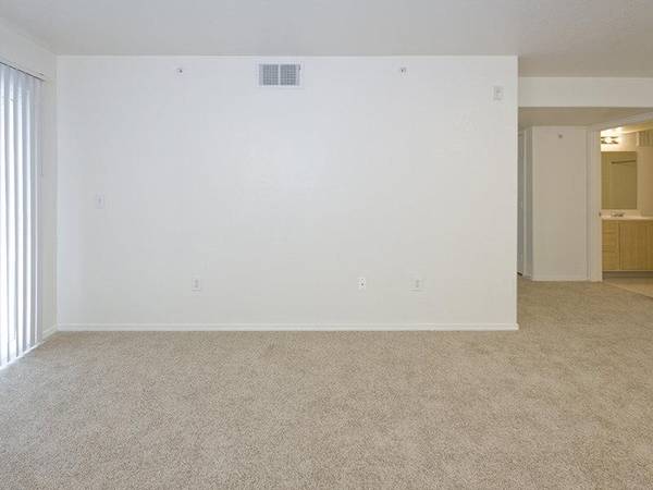 $1,635 / 3br - 1108ft2 - Outdoor Swimming Pool, High Ceilings, Ceiling Fan, Sensational Views (Colorado Springs)63686691426561124