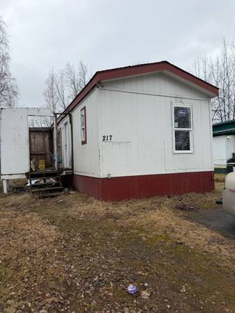 Single Wide Mobile Home for Sale - Fixer Upper Opportunity in Penland 1