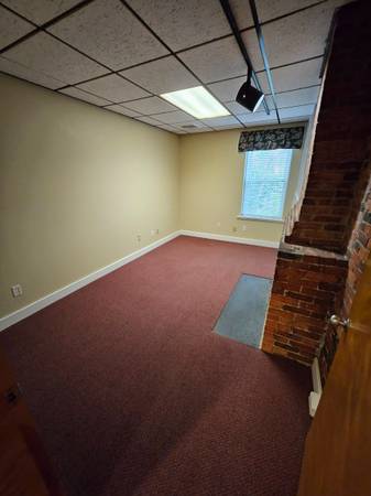 $700 / 140ft2 - Downtown Salem Office Space Commercial 10 x14 ft (Salem)63612006274051121