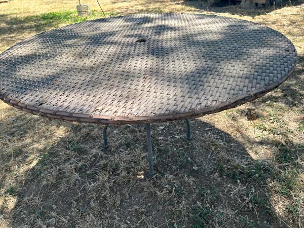 Outdoor rattan table............Farm 43 1