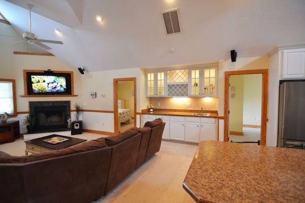 $1,400 / 4br - Beautiful Canal Front Fall/Winter Rental at discounted monthly price (Avon)63862070213377123