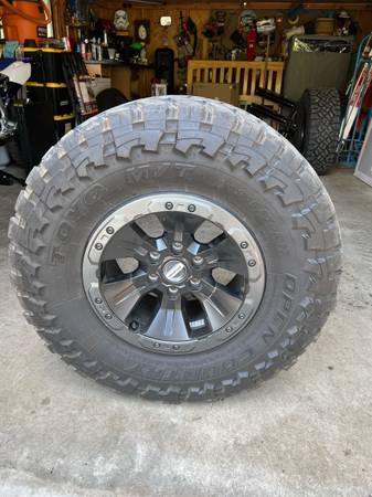 Raptor beadlock wheels on 10ply Toyo MT 1