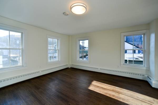 $1,043 / 1br - 470ft2 - Available at Barre Street Apartments (Montpelier)63784684902401122