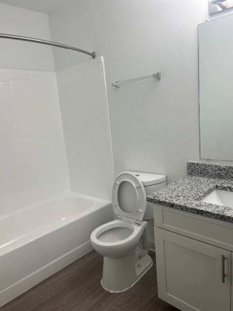 $1,499 / 2br - 975ft2 - ¡Vida impecable frente al agua! ¡Visite hoy los apartamentos Windwood Oaks! (Tampa)63991229213827122