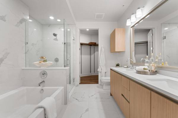 $3,129 / 1br - 872ft2 - Spacious bedrooms that accommodate king-sized beds (Downtown San Diego)63663768952835122