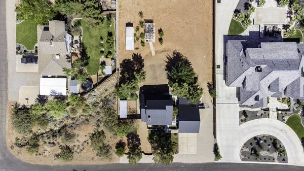 $1,125,000 / 3br - 1630ft2 - Adorable Ivins home, on almost an acre, horses allowed, State Park in view (Ivins)63932586744835121