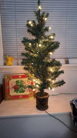 Small Plastic Artificial Christmas Tree With Light 1