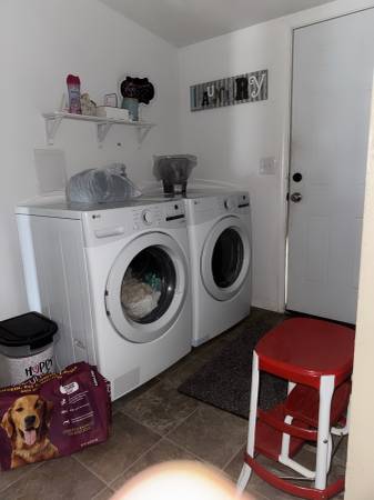 $900 / 2br - 250ft2 - Cute room with a walk in closet (Albany)63851765180033122