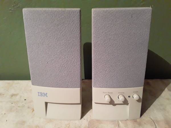 Vintage IBM Aptiva Ivory Computer Speakers 1
