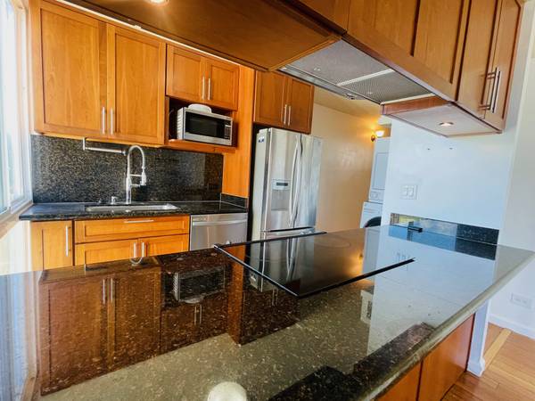 $3,100 / 3br - 816ft2 - Fairway Gardens Condo in Salt Lake, Small Pets OK!! (Salt Lake)63939398999298124