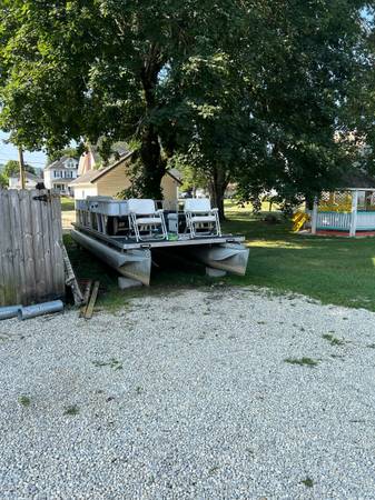 Pontón 23' - $4,900 (Caldwell)63438733515265122