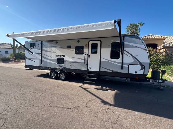 2019 Cruiser RV MPG 2800QB – Sleeps 7 – Solar/Lithium – $10,000+ in Up 1