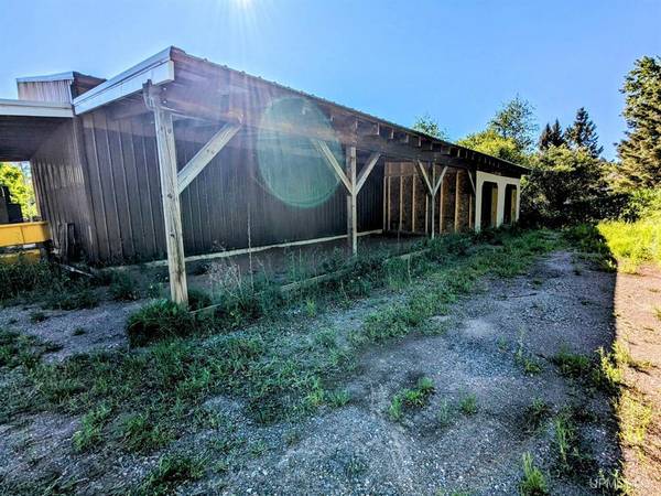 $130,000 Versatile commercial property on Class A RoadMLS 50144928 (Iron River)64151610600707123