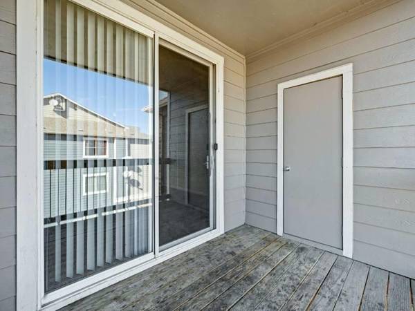 $1,721 / 2br - 1040ft2 - Built-in Desk, Washer & Dryer, Washer & Dryer Hookups (Northglenn)63973361098498120