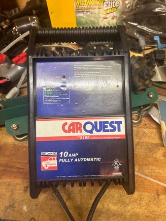 CARQUEST  Fully Automatic Battery Charger Attachable 1