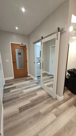 $2,200 / 1206ft2 - Southside beauty salon (Anchorage)63416595186819124
