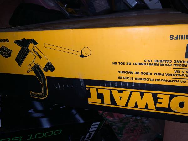Dewalt pneumatic  flooring  stapler 1