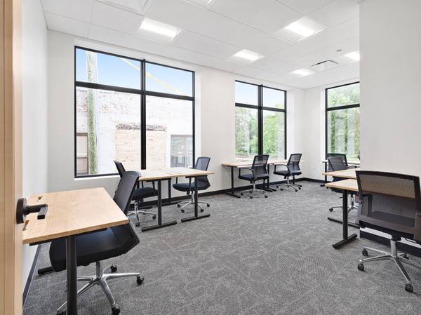 $550 Looking for Office Space? Tour this Prime Business District Location! (Chicago, IL)63898472902658122