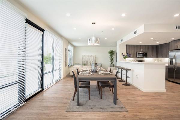$2,950 / 1br - 758ft2 - Horno, Patio, Bañera/Ducha, Mesa de Billar (Oxnard, CA)63668270773123121