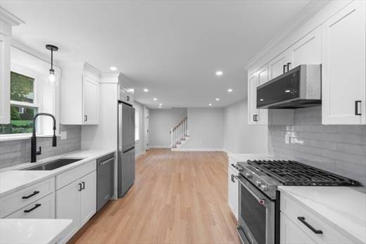 $4,575 / 4br - Woburn 4 Bed/3 Bath Luxury Townhouse | Near Woburn Center63699256447363121