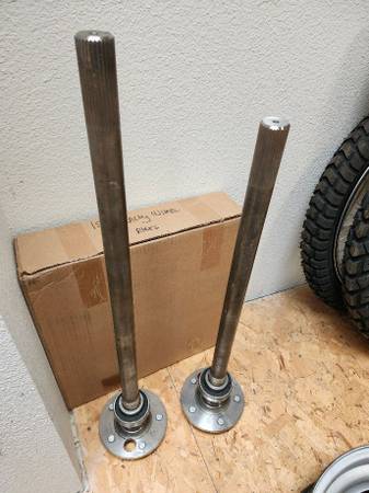 31 Spline Ford 9" Axles with Chevy/GM Wheel Pattern 1