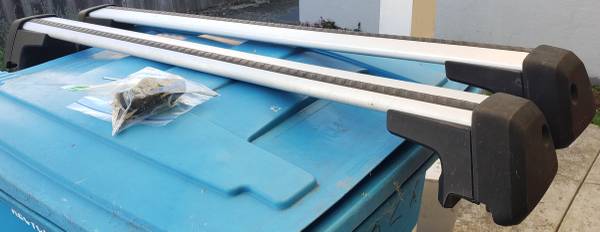 Volvo XC40 roof rack 1