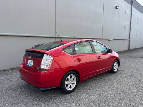Toyota Prius 2006 - $6,450 (Seattle)63622939410179122