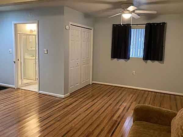 $915 / 1br - Bright 1 Bedroom… quiet location near shops & restaurants (portola district)64055521140483120