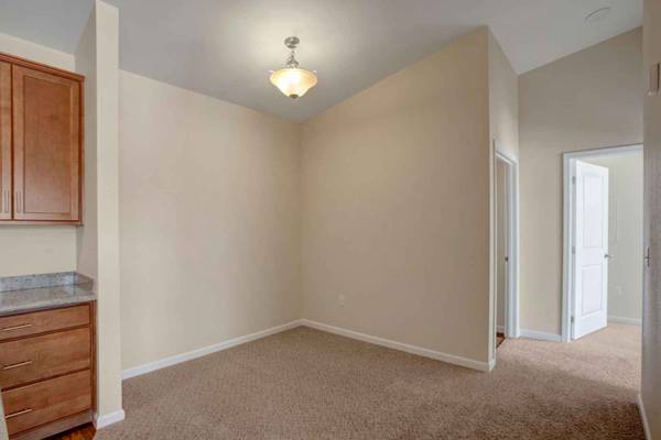 $1,915 / 2br - 915ft2 - Hermoso 2BE 1BA DISPONIBLE 09/19/25. ¡ALQUILE Y SOLICITE AHORA! (Wenatchee)63690645780227124