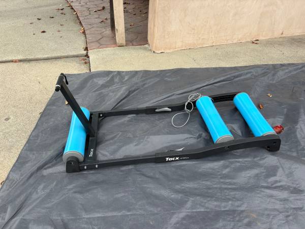 Garmin TacX Antares Indoor Retractable Bicycle Rollers 1
