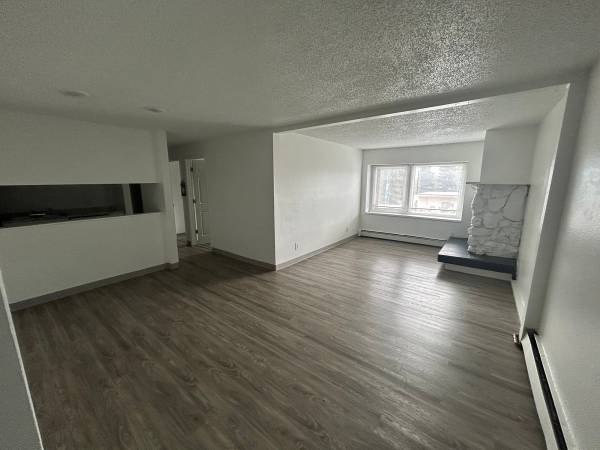 $1,390 / 2br - 900ft2 - Dishwasher, Laundry Facilities, Off Street Parking (303 E 15th Ave, Anchorage, AK)63991794608130124
