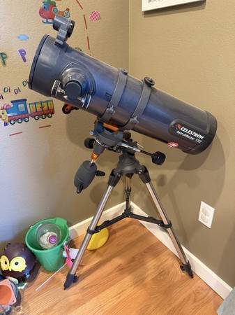 Celestron AstroMaster 130 Telescope with Tripod 1