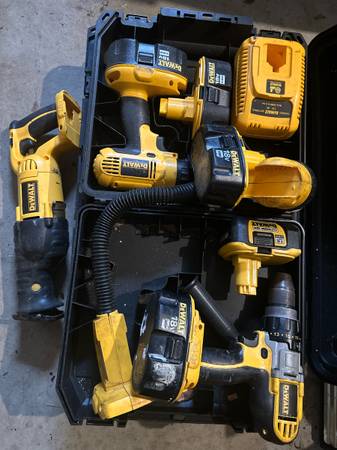 Dewalt 18v tool set 1
