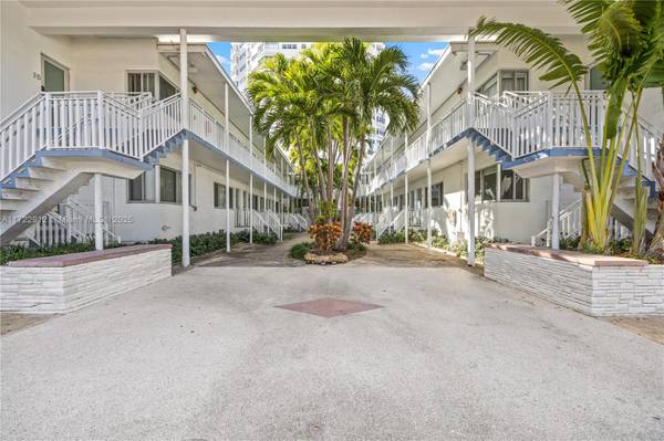 $275,000 / 1br - Beautifully remodeled 1Bed/1Bath gem in charming MIMO building (Miami Beach)64049276417411122