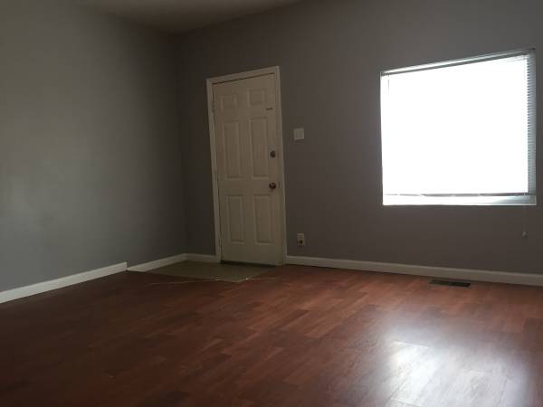 $680 / 3br - 1290ft2 - One Bedroom with Private Bathroom Close to CMUand Pitts Central A/C (Oakland/Shadyside)63664544894339122