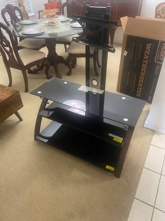 Zline TV and Component Stand 1