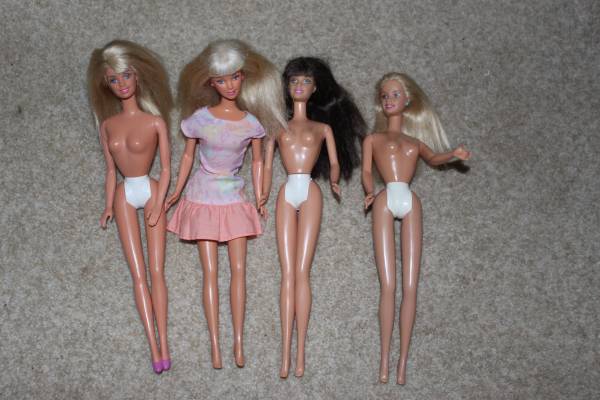 4 Vintage Barbie Dolls 1