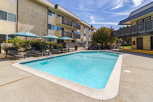 $3,631 / 2br - 1050ft2 - 2/BD 2/BA, Assigned Parking Available, Granite Countertops (belmont)63880131545987124