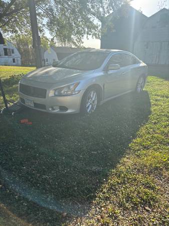 2009 Nissan Maxima 1