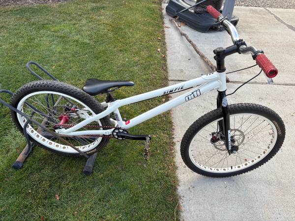 Because Simple Trials Bike 1