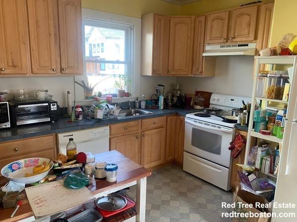 $3,650 / 3br - Spacious 3 bed in Newton w/ laundry in unit, parking for rent!! (Newtonville)63802072708739121